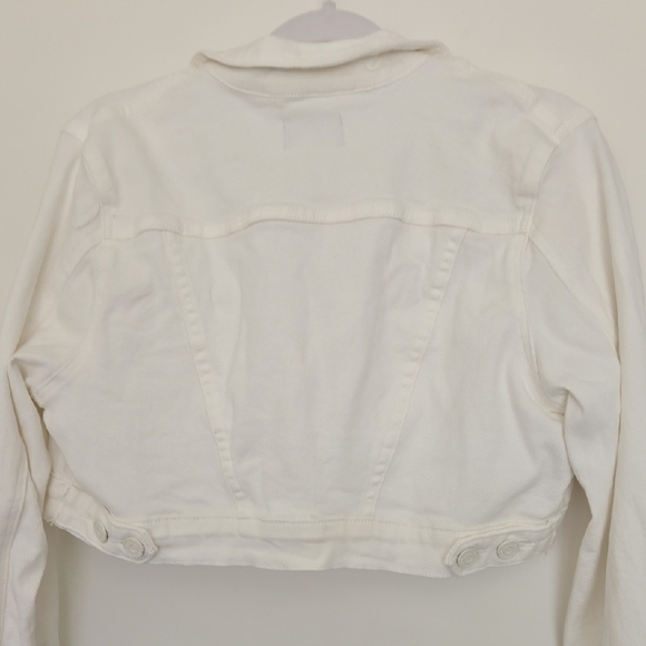 BuffBunny Off-White Cropped Jean Jacket - Picture 6 of 7